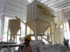 新疆哈密脱硫石灰粉生产线磨粉机除尘器交付使用