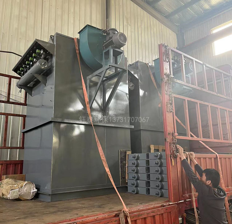 江苏徐州钢厂定购的24台密封型插板阀发货 江苏徐州钢厂定购的24台密封型插板阀发货